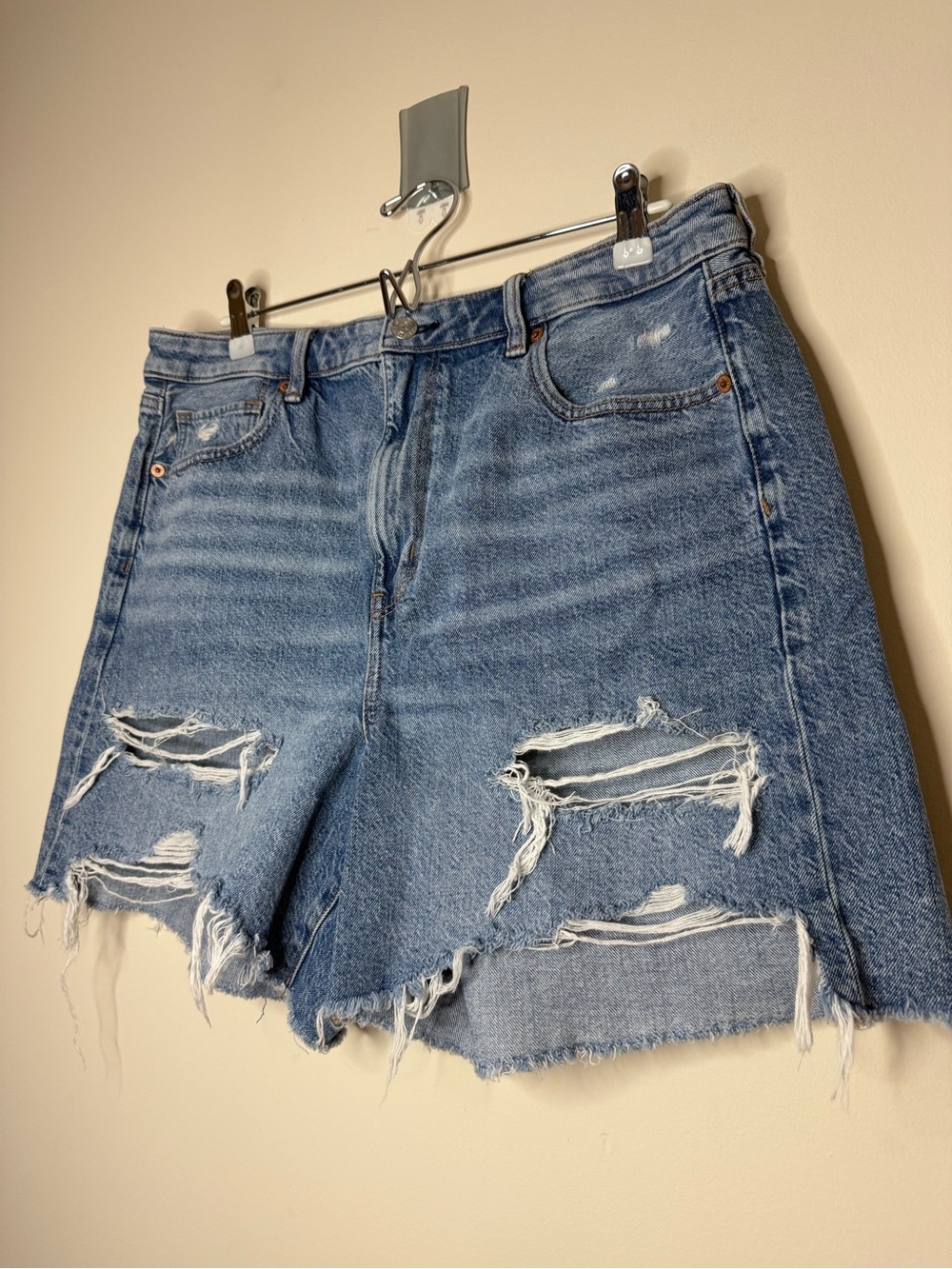 AMERICAN EAGLE Baggy Mom Short Distressed Ripped Shredded Summer Denim Shorts - Picture 2 of 7